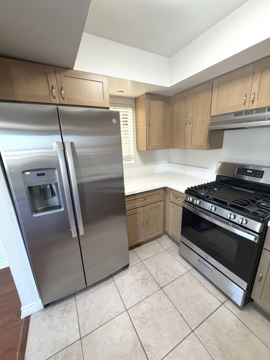 Apartment for rent at 3119 Foothill Blvd #1, La Crescenta, CA 91214
