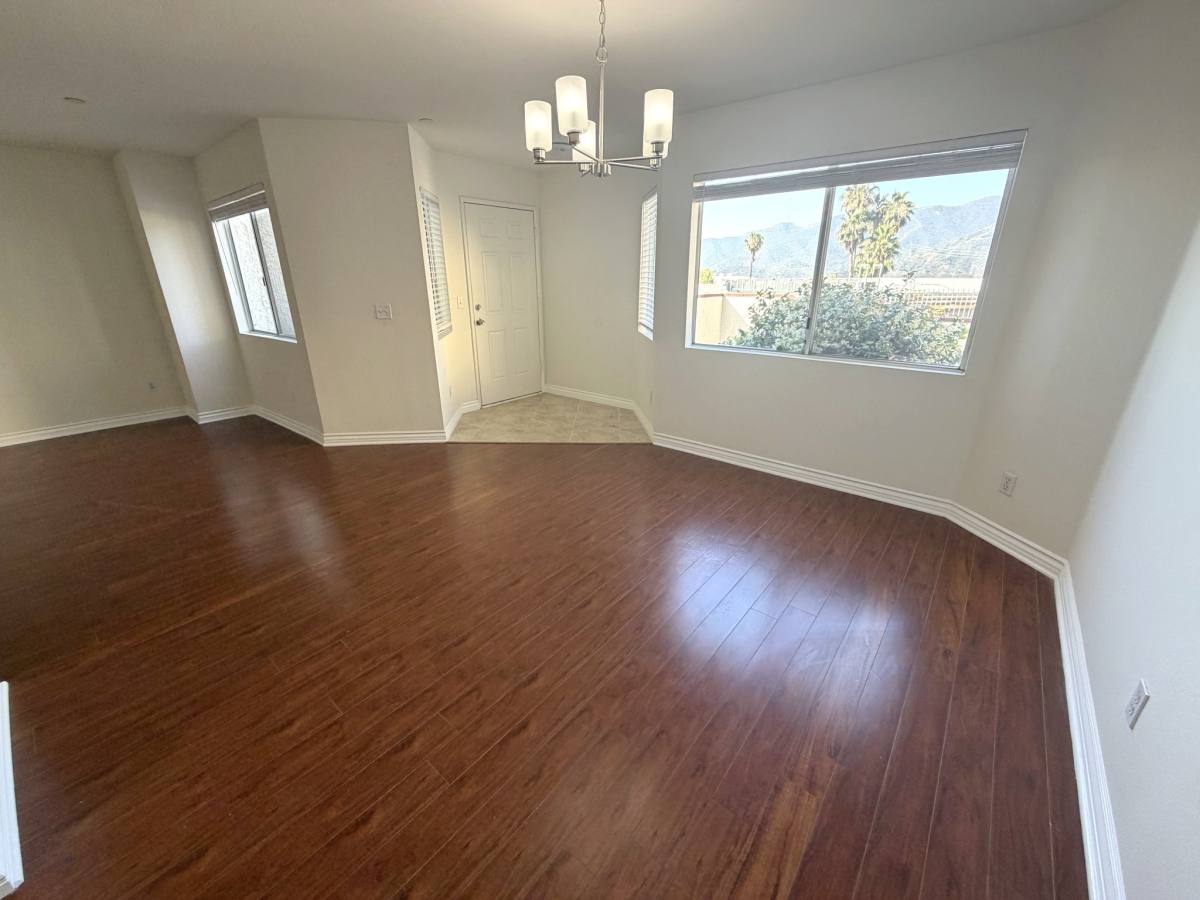 Apartment for rent at 3119 Foothill Blvd #1, La Crescenta, CA 91214
