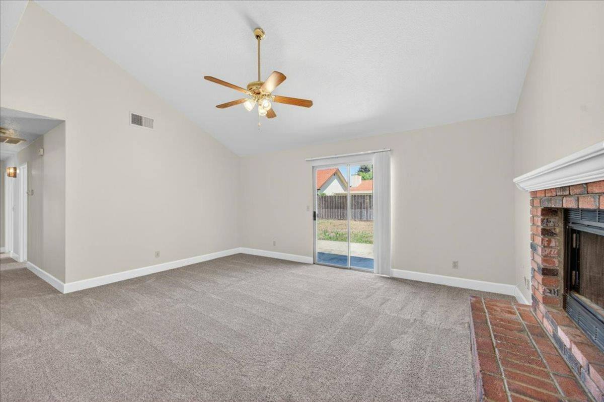 House for rent at 2176 E Decatur Ave, Fresno, CA 93720