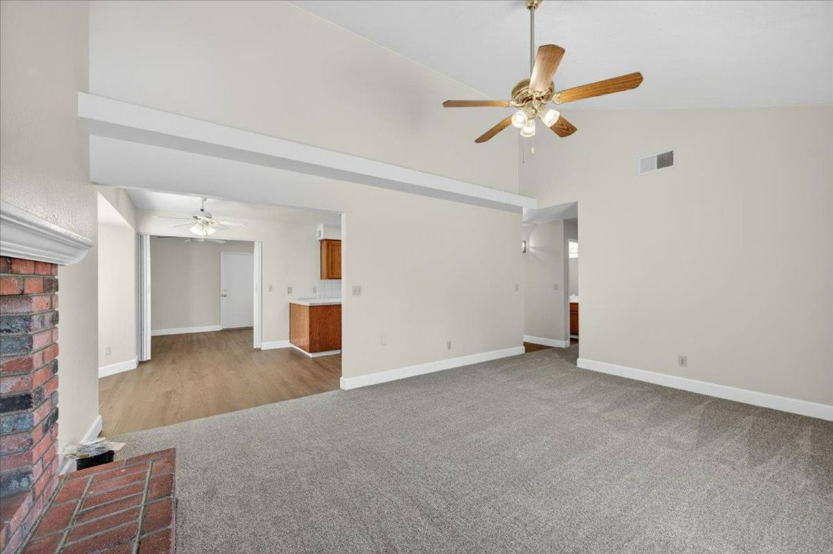 House for rent at 2176 E Decatur Ave, Fresno, CA 93720