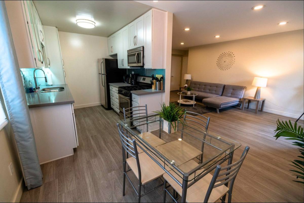 Apartment for rent at 311 S Doheny Dr, Los Angeles, CA 90048