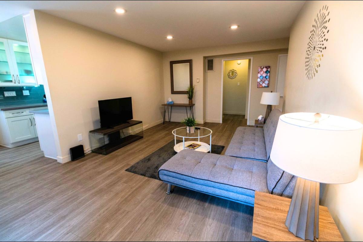 Apartment for rent at 311 S Doheny Dr, Los Angeles, CA 90048