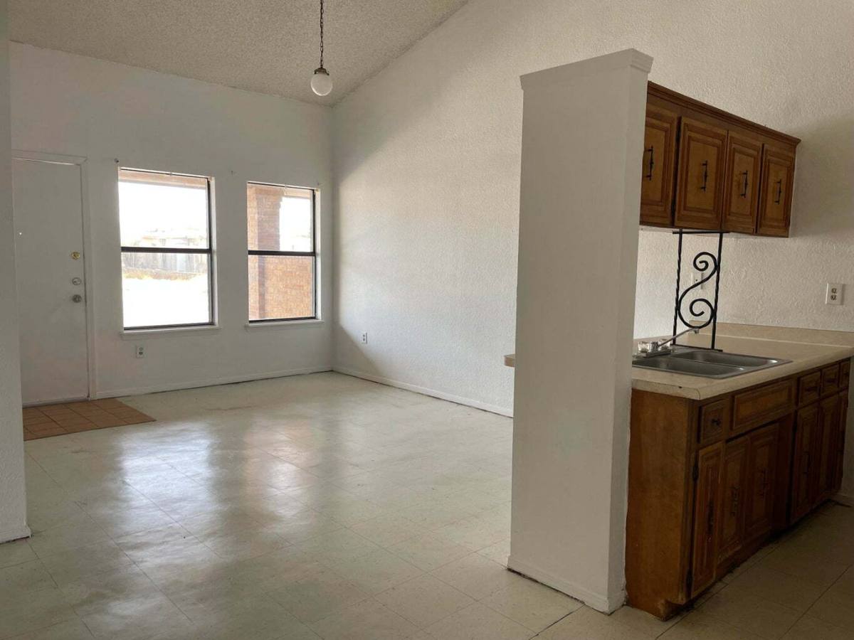 Apartment for rent at 7214 Dale Rd #2, El Paso, TX 79915