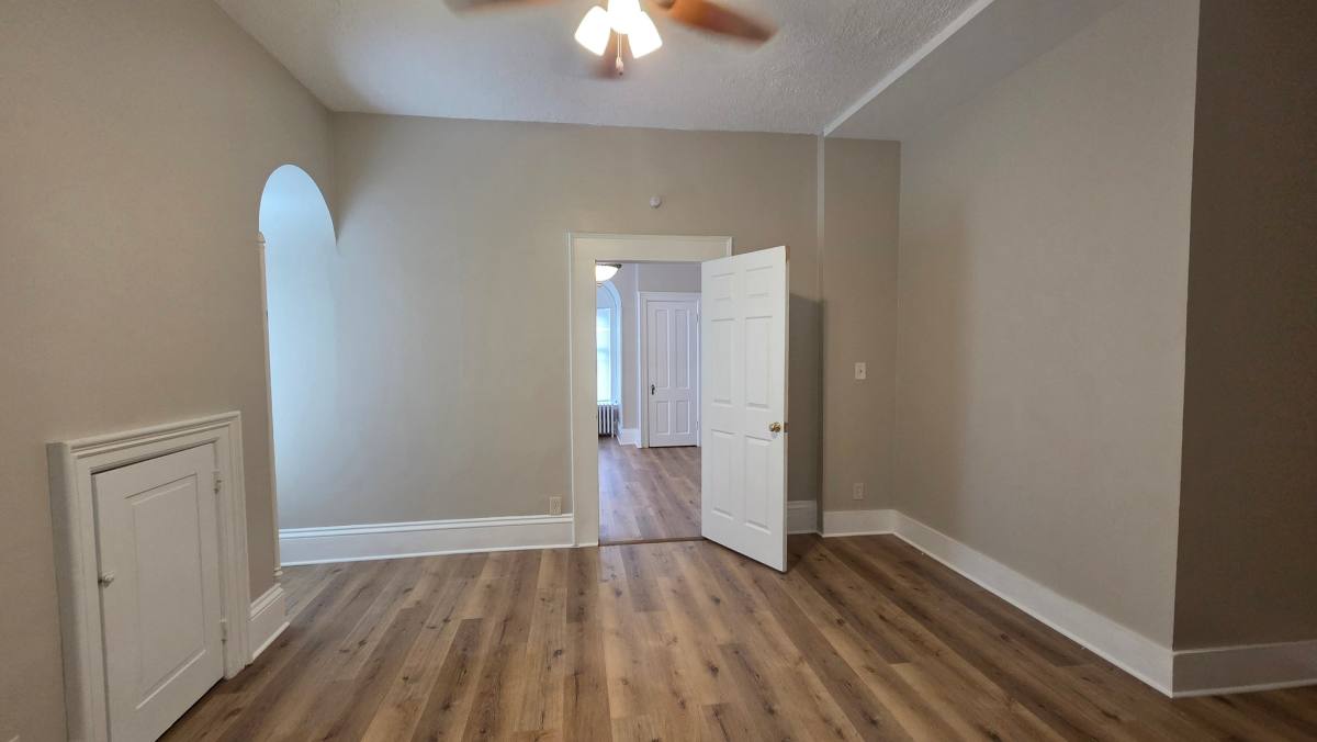 Apartment for rent at 363 Prairie St #4, Elgin, IL 60120