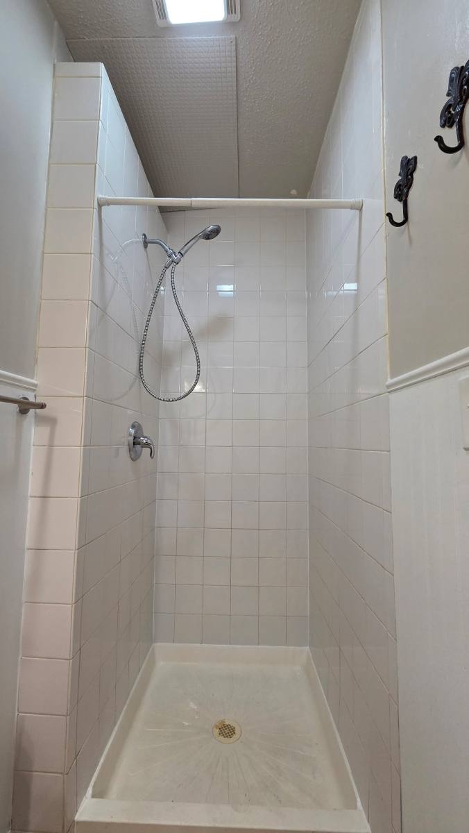 Apartment for rent at 363 Prairie St #4, Elgin, IL 60120