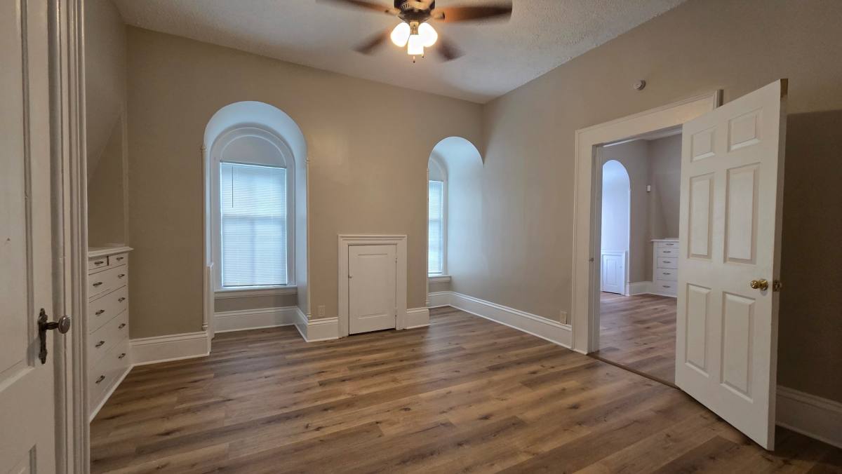 Apartment for rent at 363 Prairie St #4, Elgin, IL 60120