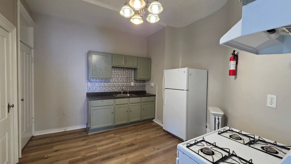 Apartment for rent at 363 Prairie St #4, Elgin, IL 60120