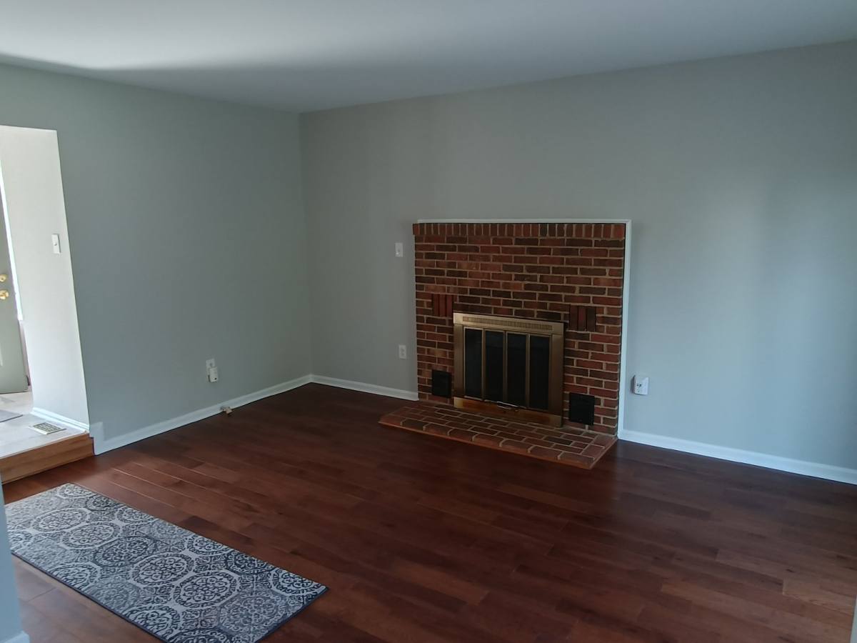 House for rent at 345 Silver Ridge Dr, Sterling, VA 20164