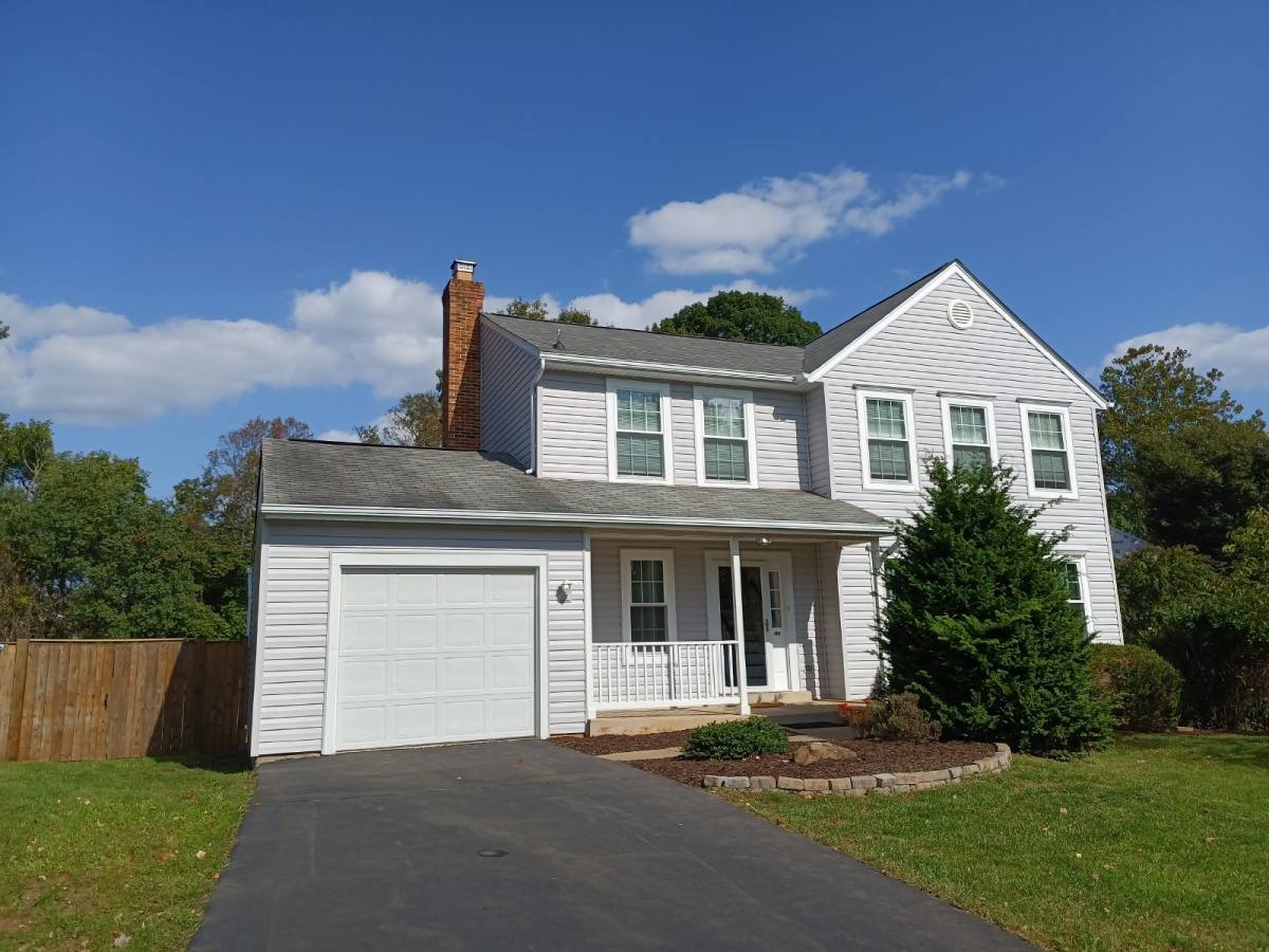 House for rent at 345 Silver Ridge Dr, Sterling, VA 20164
