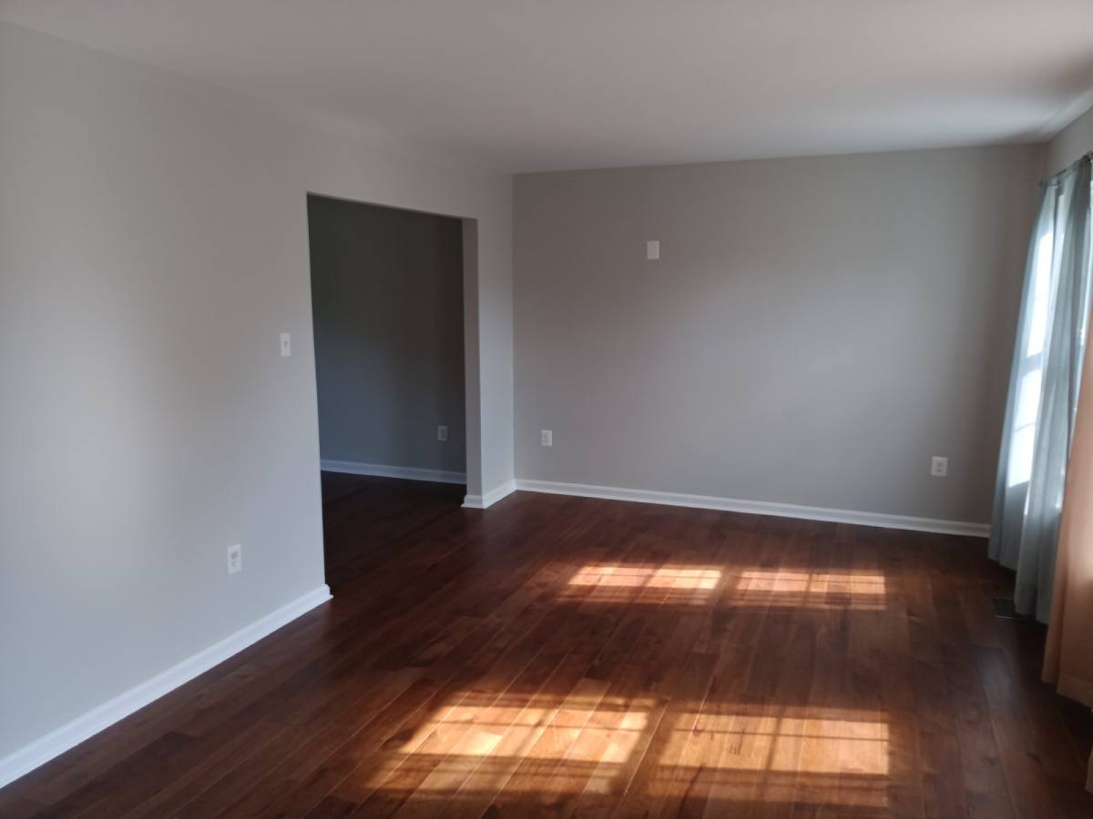 House for rent at 345 Silver Ridge Dr, Sterling, VA 20164