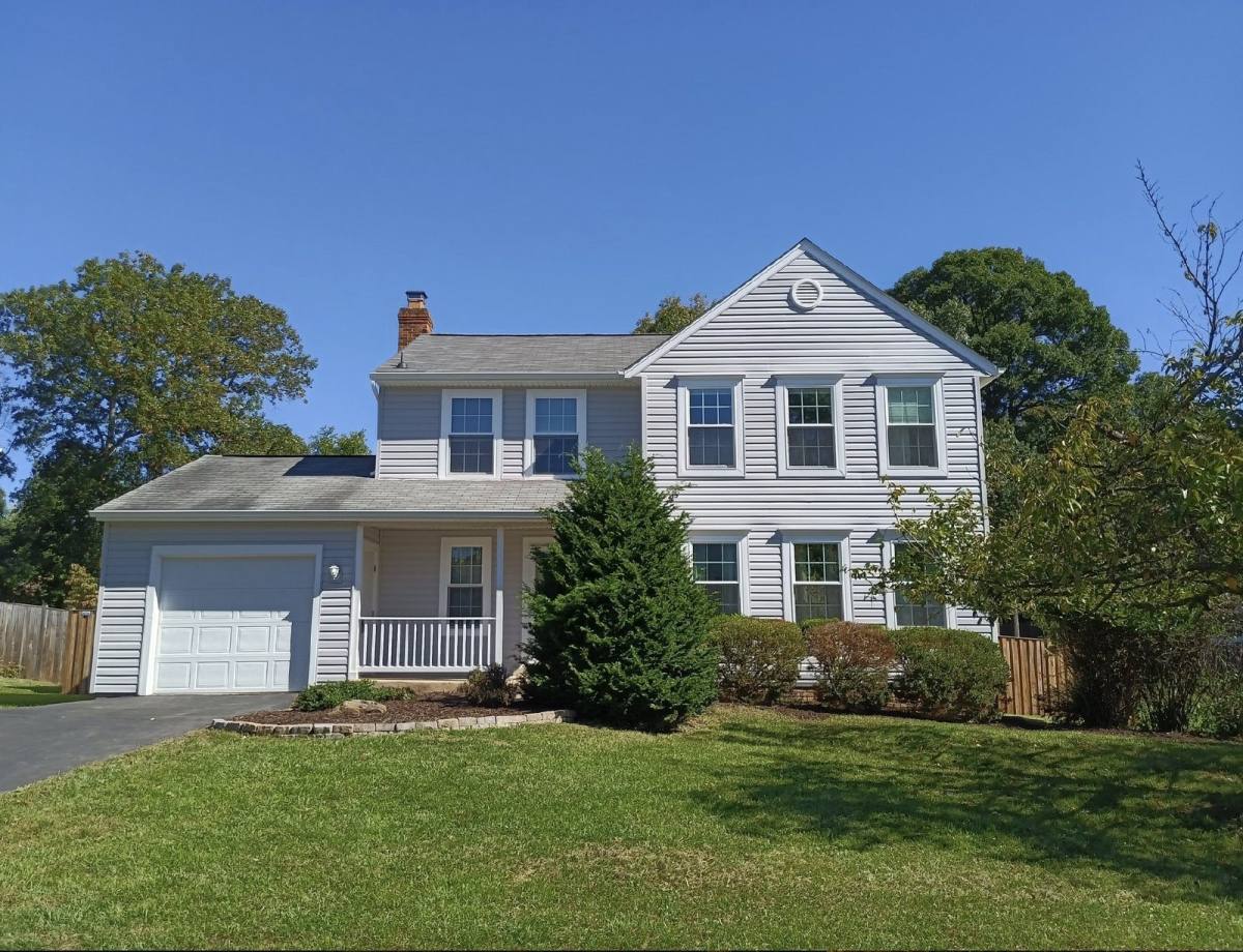 House for rent at 345 Silver Ridge Dr, Sterling, VA 20164