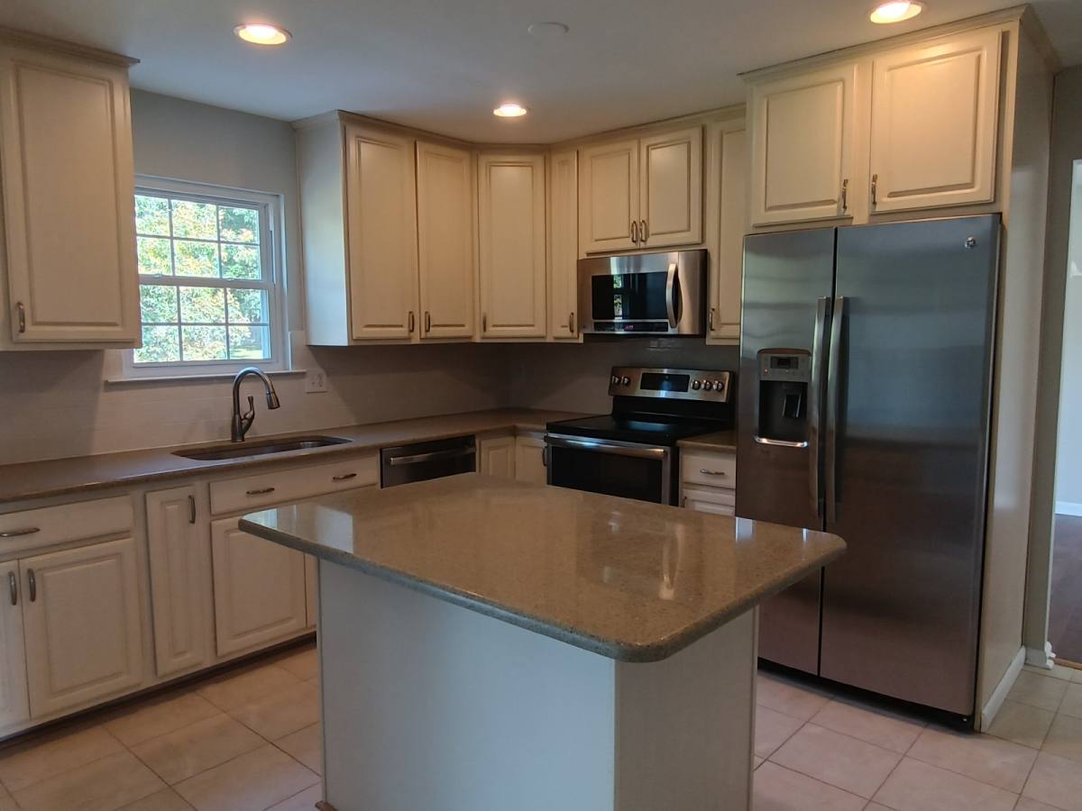 House for rent at 345 Silver Ridge Dr, Sterling, VA 20164