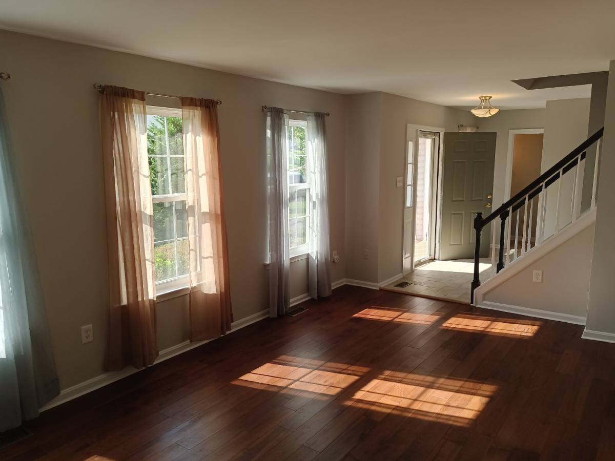 House for rent at 345 Silver Ridge Dr, Sterling, VA 20164