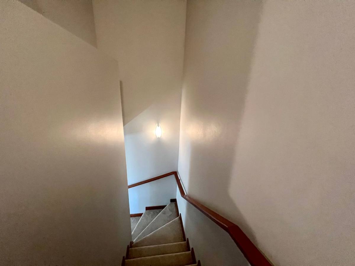 Townhouse for rent at 4015 7th Ave NE, Seattle, WA 98105