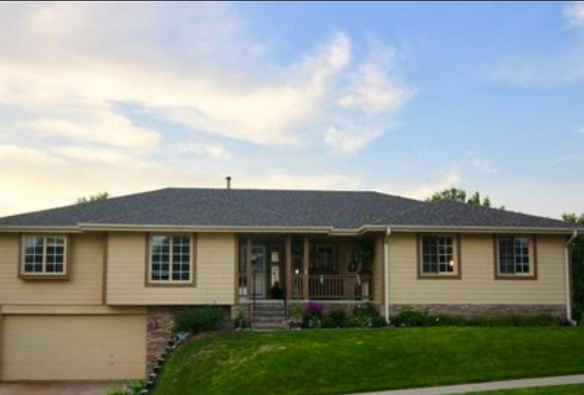 House for rent at 6704 N 104th St, Omaha, NE 68122
