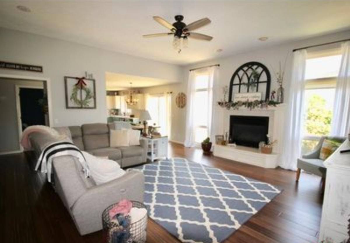 House for rent at 6704 N 104th St, Omaha, NE 68122