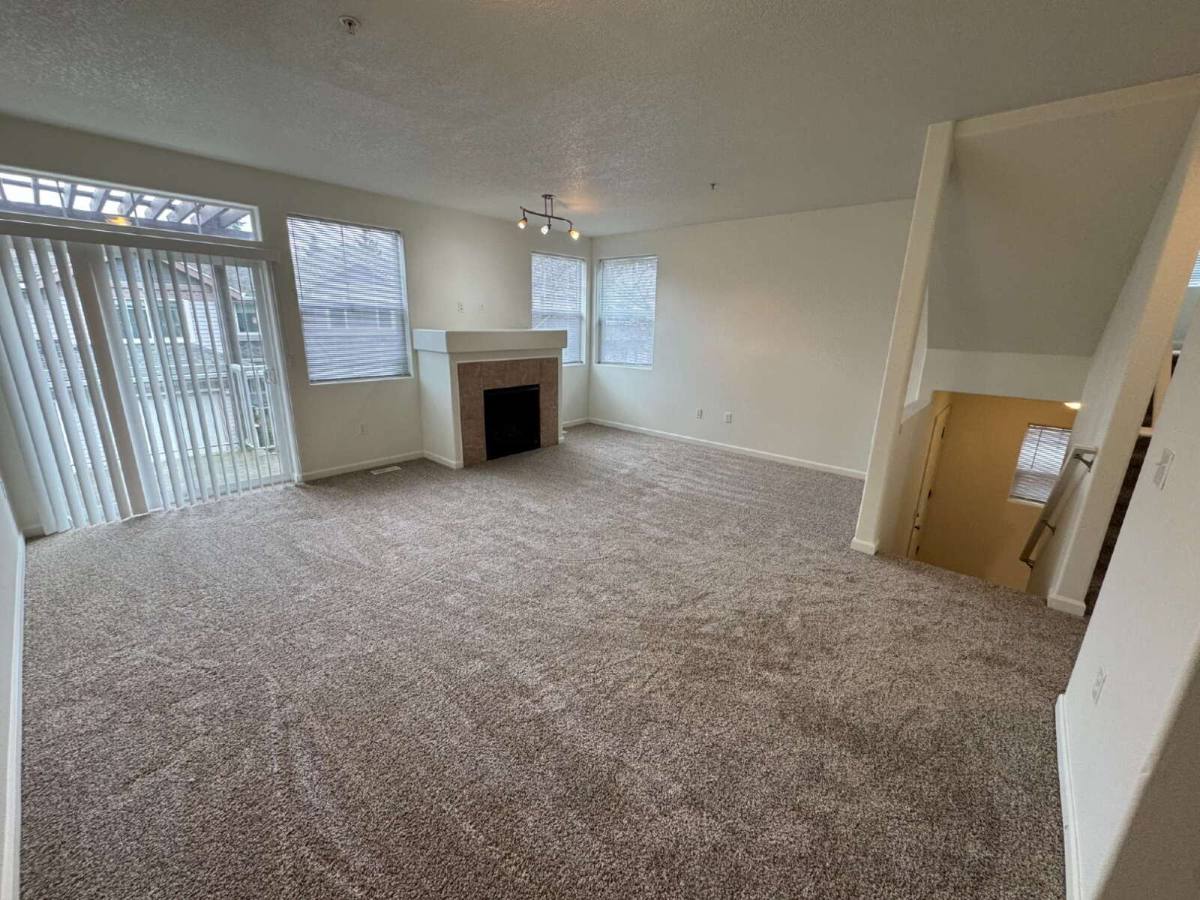 Townhouse for rent at 10779 SW Canterbury Lane #101, Portland, OR 97224
