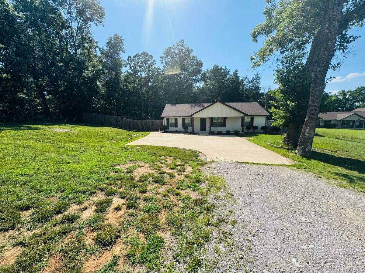 House for rent at 3316 Hunters Point Pk, Lebanon, TN 37087