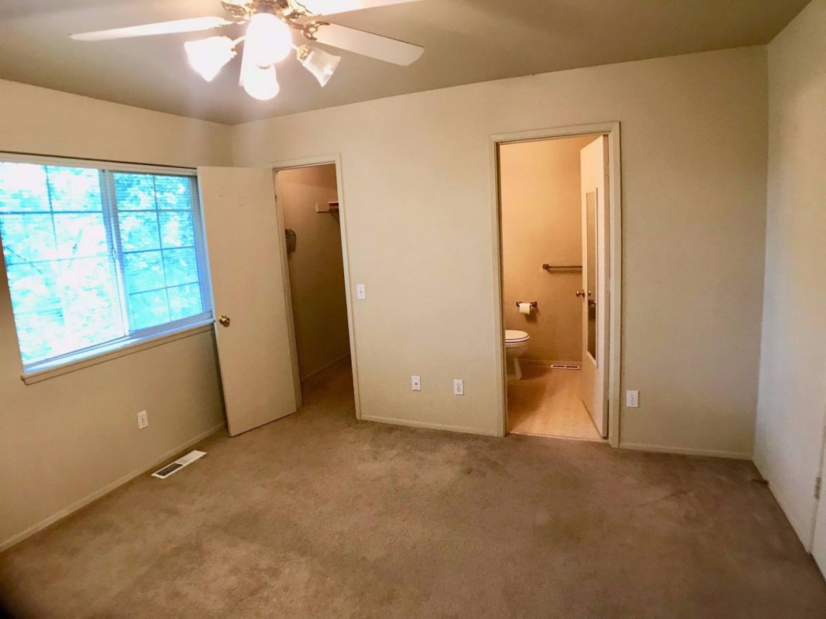 Townhouse for rent at 990 NE Savannah Dr, Bend, OR 97701