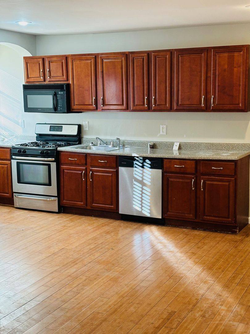 Apartment for rent at 207 E Preston St, Baltimore, MD 21202