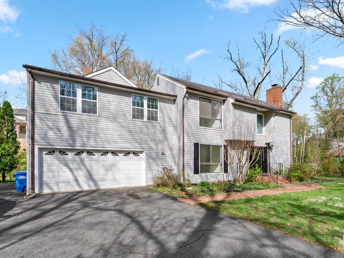 House for rent at 2852 Cedarest Rd, Fairfax, VA 22031