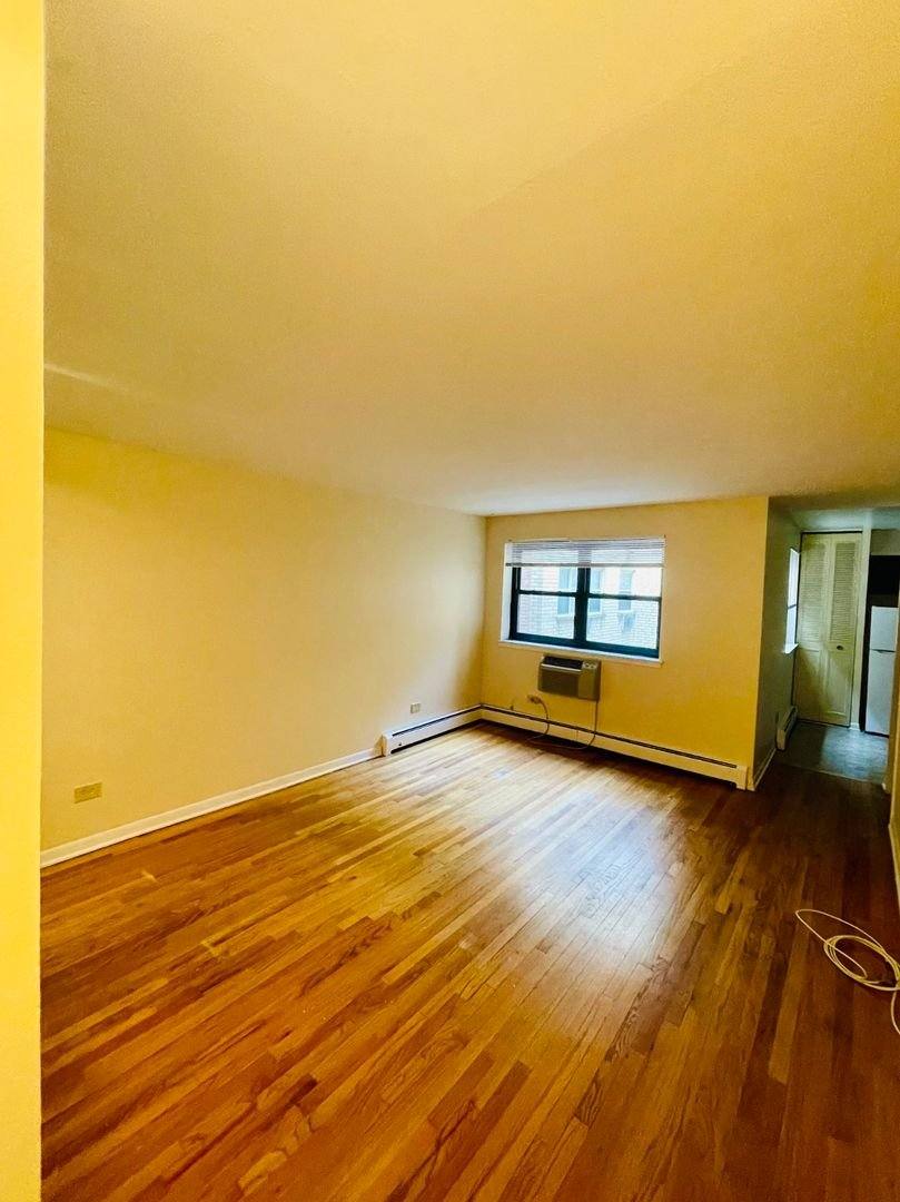 Apartment for rent at 535 Briar #506, Chicago, IL 60657