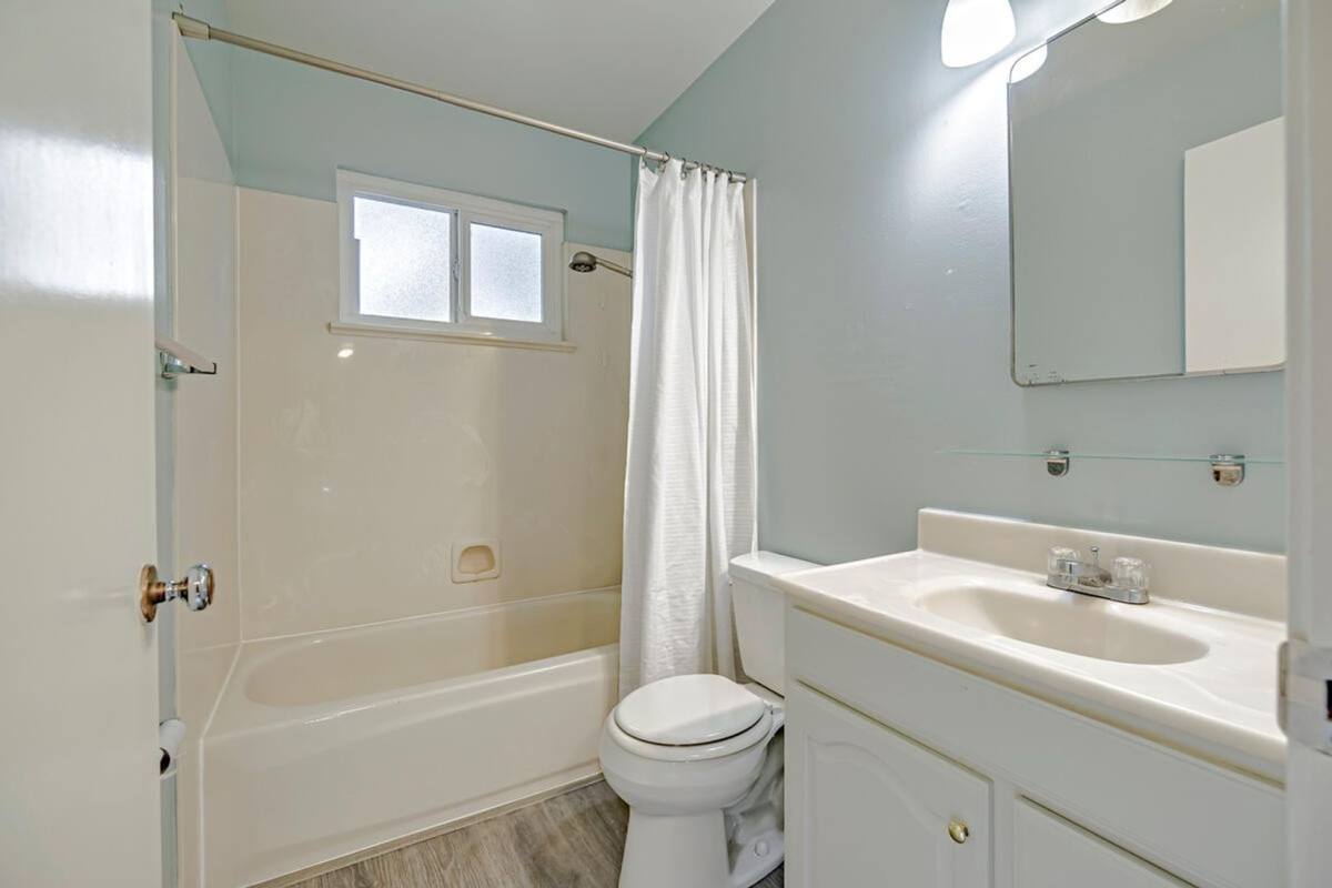 Apartment for rent at 543 545 547 I St, Davis, CA 95616