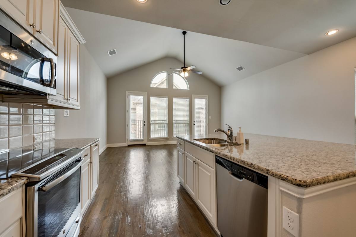 Townhouse for rent at 923 Whitehall Dr, Richardson, TX 75081