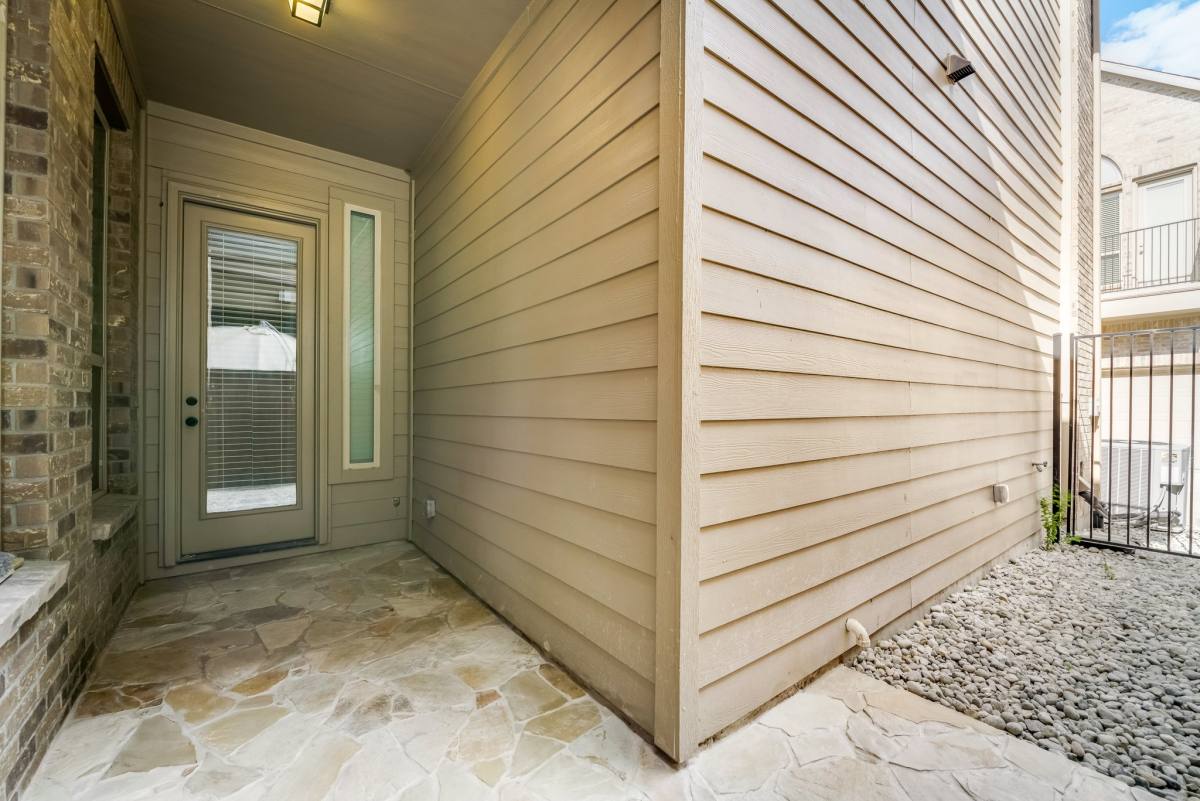 Townhouse for rent at 923 Whitehall Dr, Richardson, TX 75081
