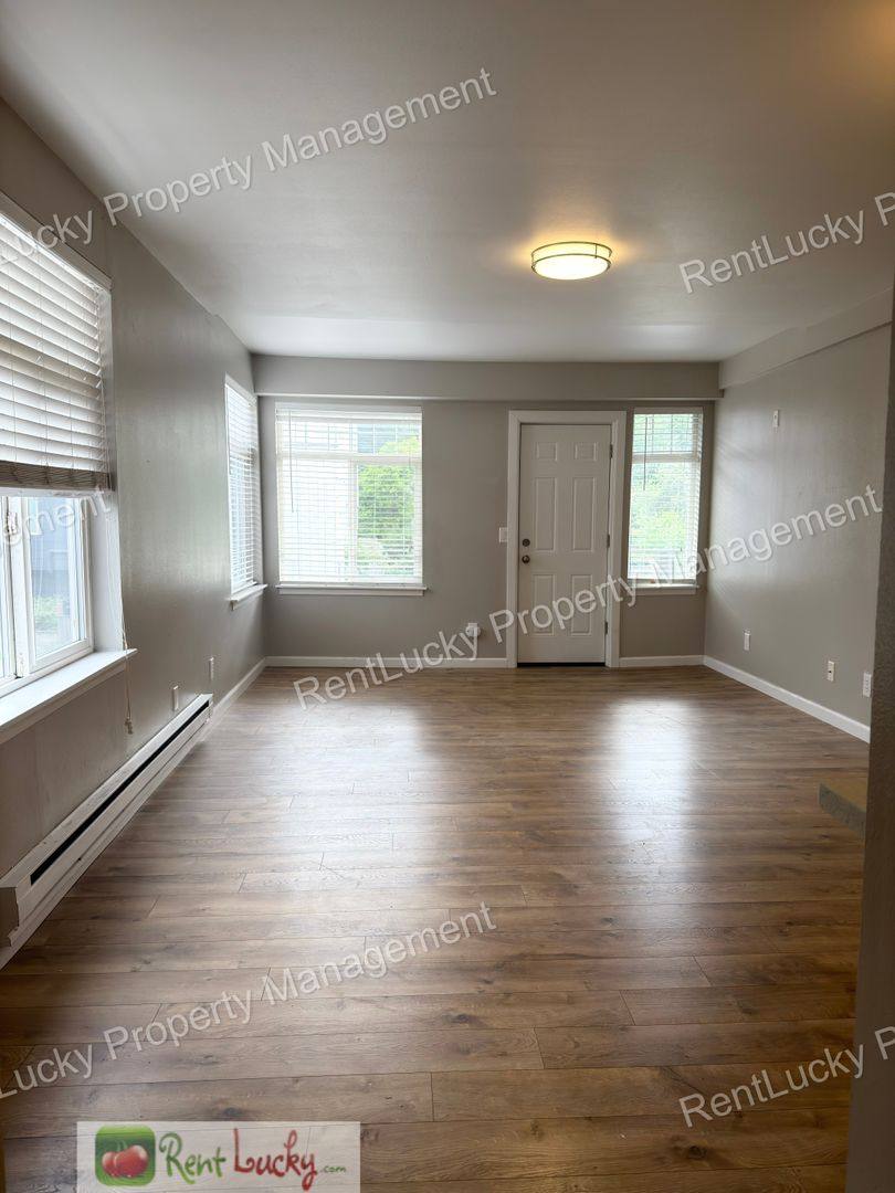 Apartment for rent at 3315 Claremont Ave S, Seattle, WA 98144
