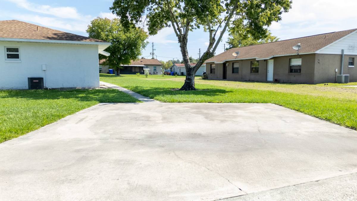 Townhouse for rent at 909 W Orange St, Kissimmee, FL 34741