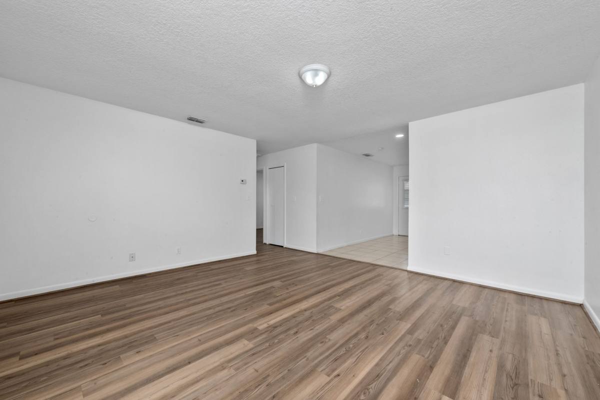 Townhouse for rent at 909 W Orange St, Kissimmee, FL 34741