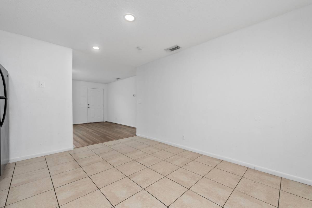 Townhouse for rent at 909 W Orange St, Kissimmee, FL 34741