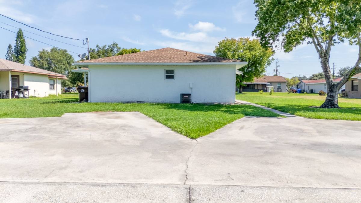 Townhouse for rent at 909 W Orange St, Kissimmee, FL 34741