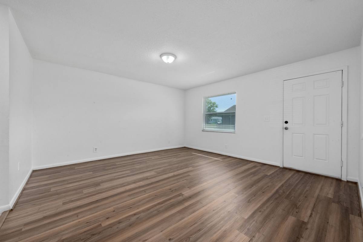 Townhouse for rent at 909 W Orange St, Kissimmee, FL 34741