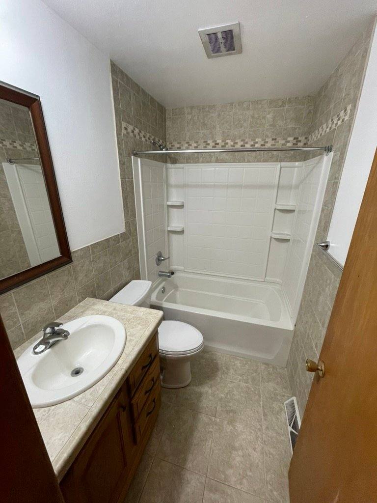 House for rent at 2933 Leslie Lane #2935, Eau Claire, WI 54703