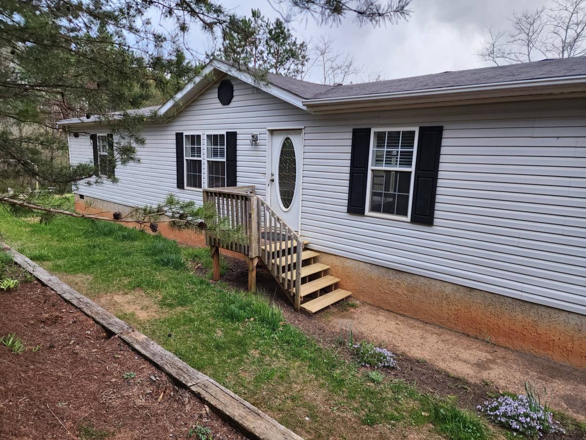 House for rent at 21 Powder Horn Trail, Weaverville, NC 28787