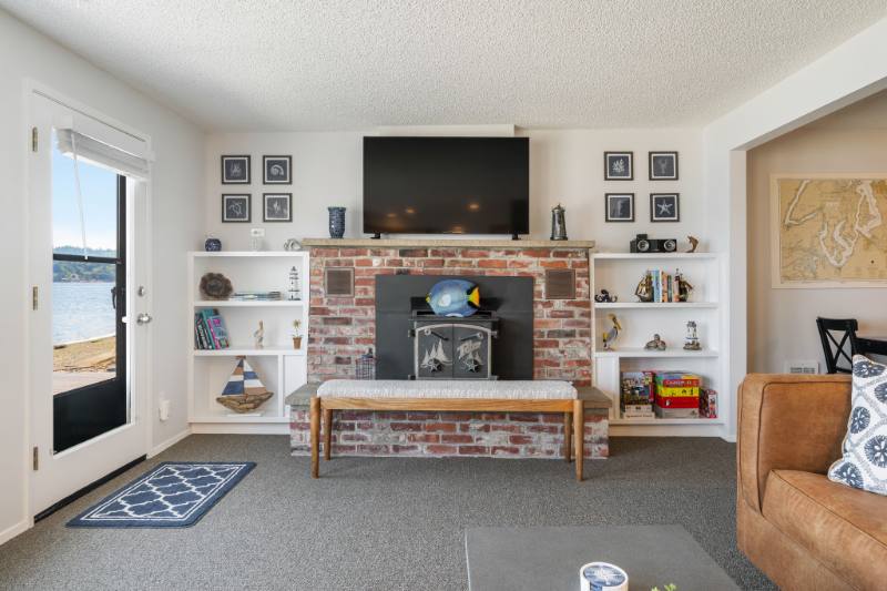House for rent at 13501 Hidden Valley Rd NW, Gig Harbor, WA 98332