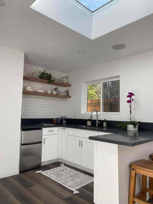 House for rent at 22612 Califa St #ADU, Woodland Hills, CA 91367