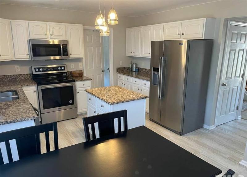 House for rent at 125 Cresthaven Dr, Sanford, NC 27332