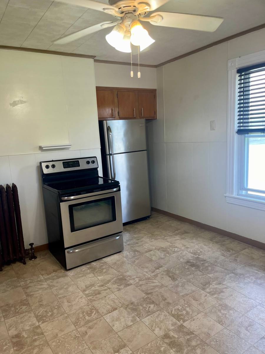 Apartment for rent at 625-627 Pleasant Ave #625 Fl2, Peckville, PA 18452
