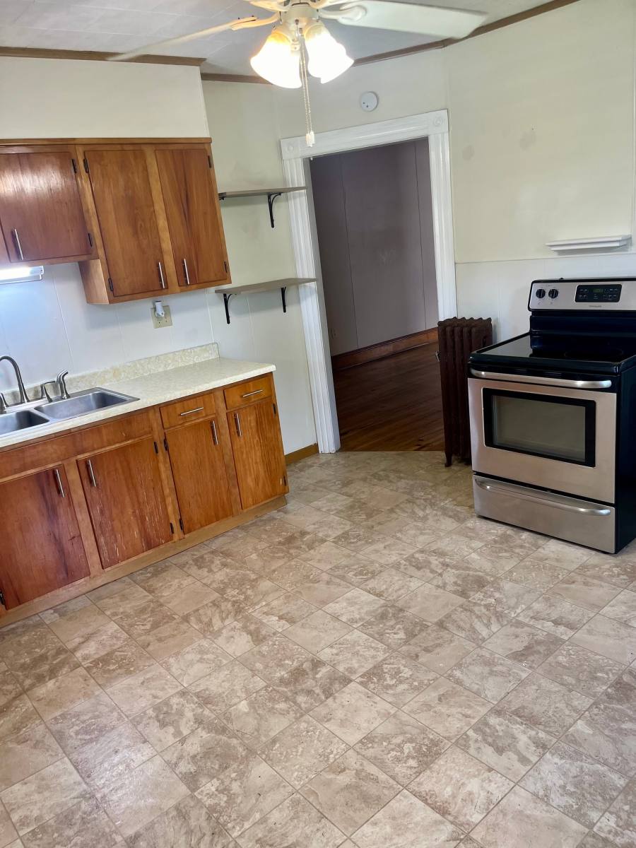 Apartment for rent at 625-627 Pleasant Ave #625 Fl2, Peckville, PA 18452