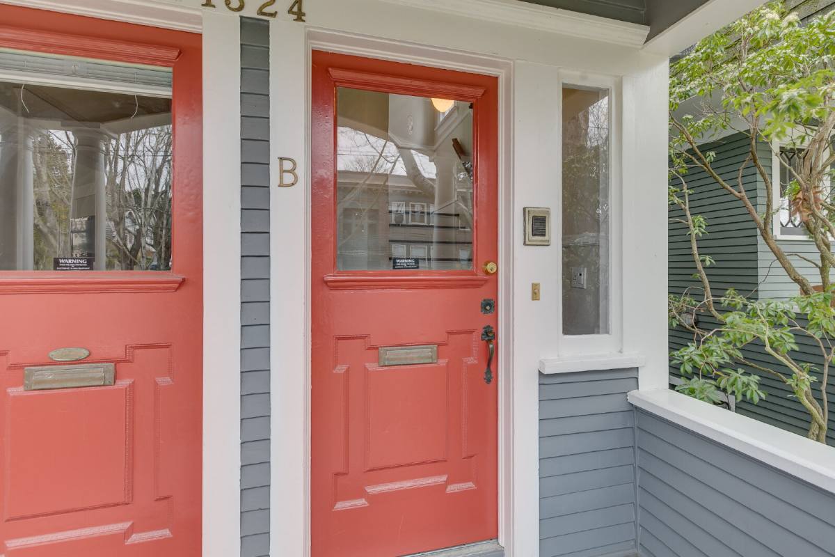 Townhouse for rent at 1324 4th Ave W #B, Seattle, WA 98119