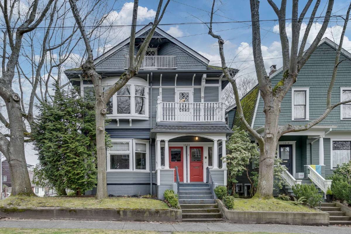 Townhouse for rent at 1324 4th Ave W #B, Seattle, WA 98119