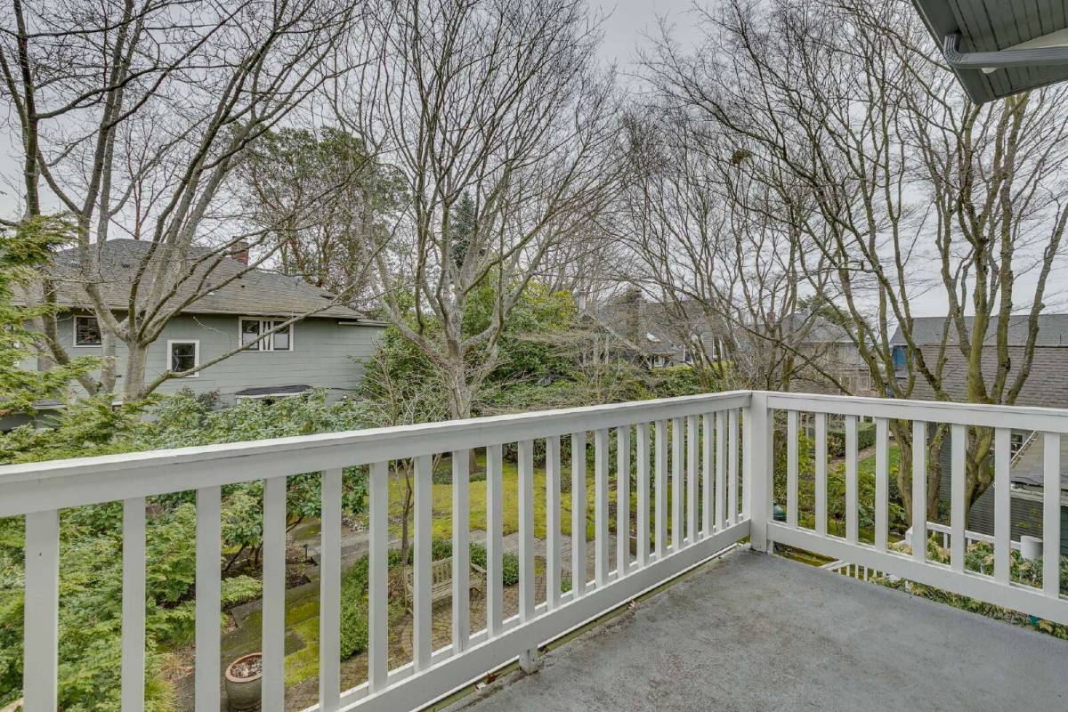 Townhouse for rent at 1324 4th Ave W #B, Seattle, WA 98119