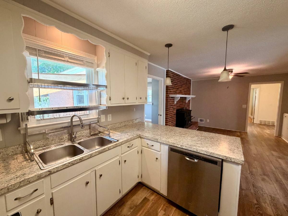 House for rent at 1727 Sandra Dr, Columbia, SC 29209
