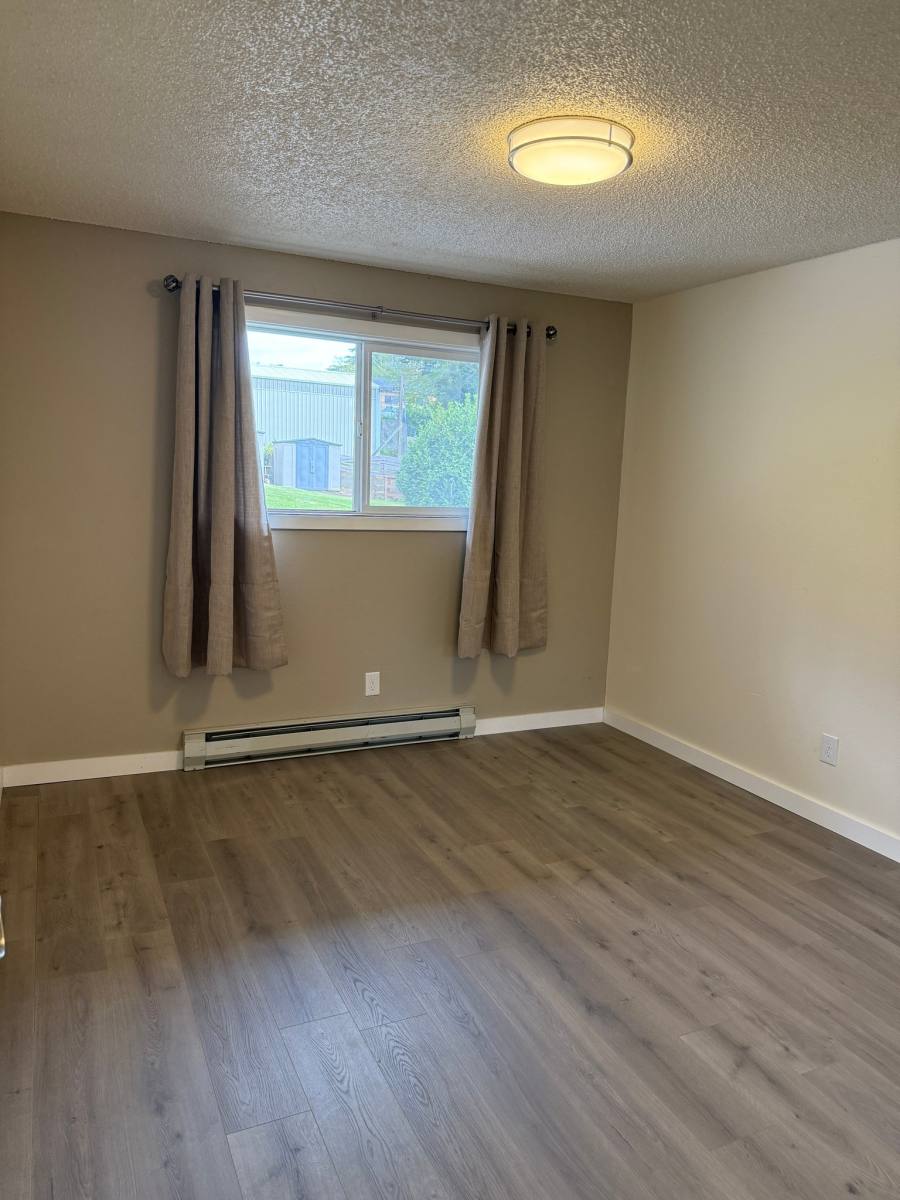 Apartment for rent at 990 S 11th St #1, Coos Bay, OR 97420