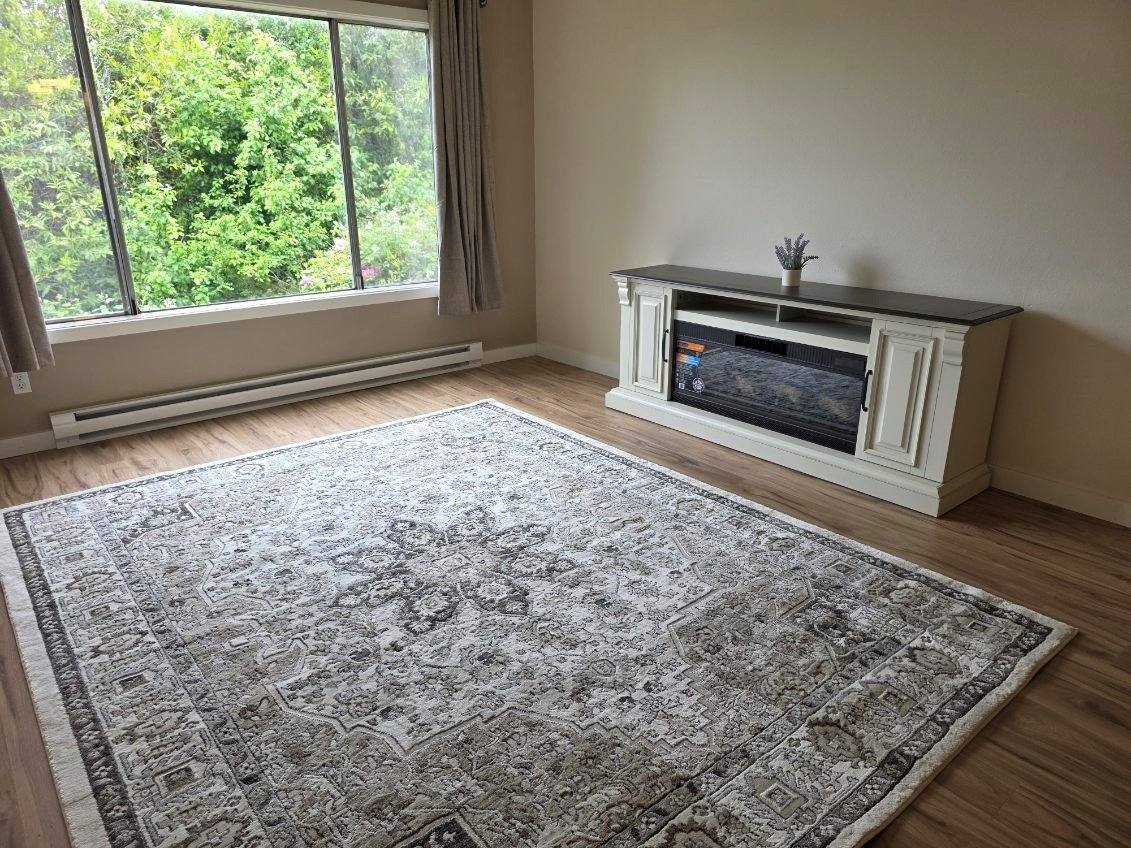 Apartment for rent at 990 S 11th St #1, Coos Bay, OR 97420