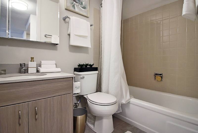 Apartment for rent at 1115 N Dearborn St, Chicago, IL 60610