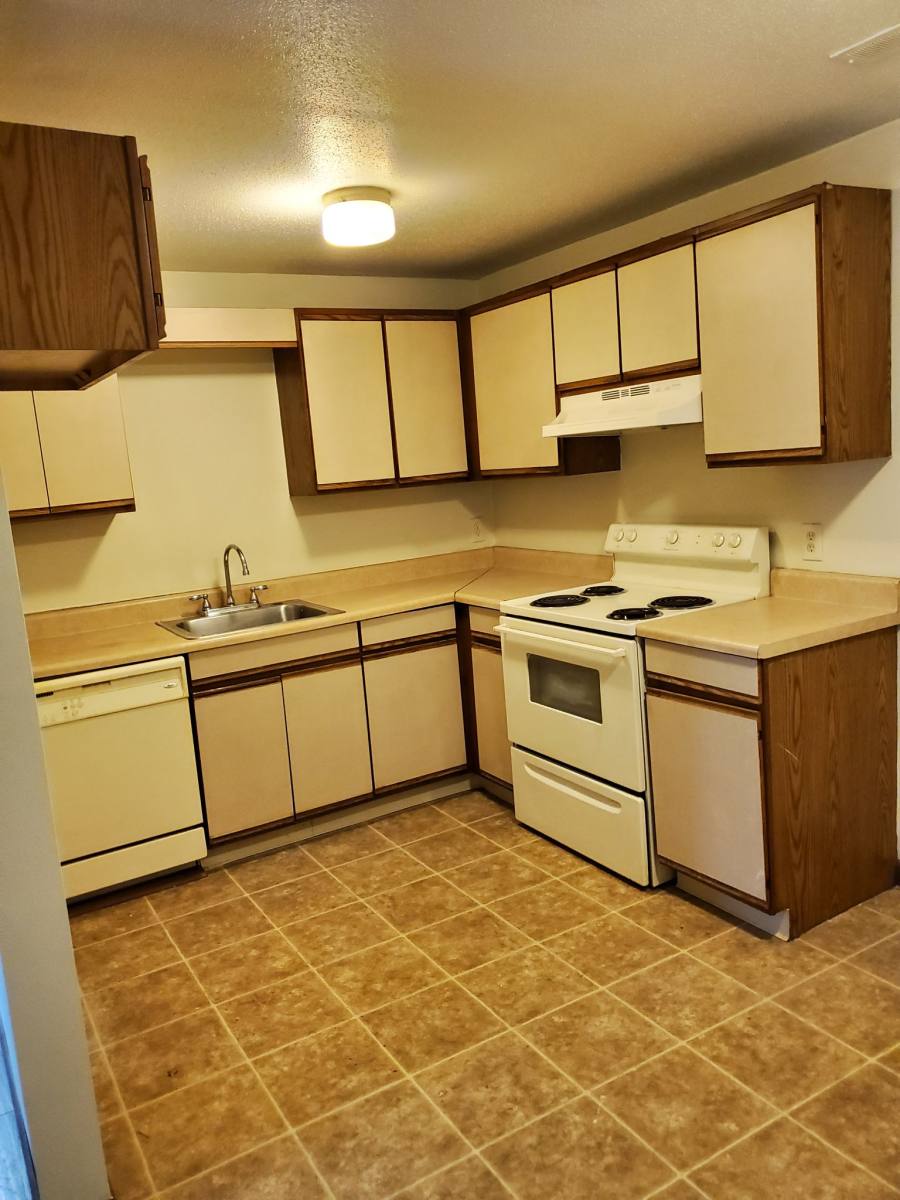 Apartment for rent at 882 Old Plainville Rd, New Bedford, MA 02745